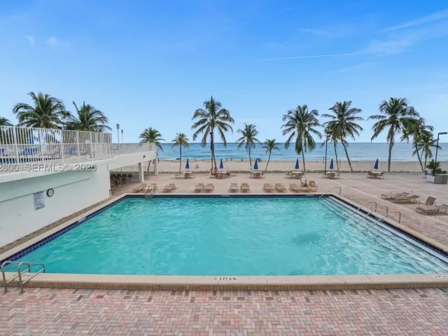 2-bedroom condo for rent in Hollywood - 2201 S Ocean Dr 608 - MondialRealty