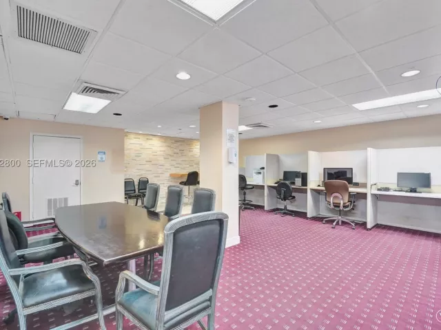 2-bedroom condo for rent in Hollywood - 2201 S Ocean Dr 608 - MondialRealty
