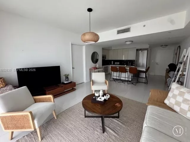 2-bedroom condo for rent in Miami - 92 SW 3rd St 3104 - MondialRealty