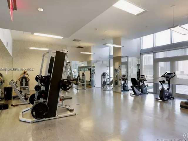 2-bedroom condo for rent in Miami - 92 SW 3rd St 3104 - MondialRealty