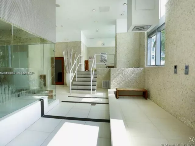 2-bedroom condo for rent in Miami - 92 SW 3rd St 3104 - MondialRealty