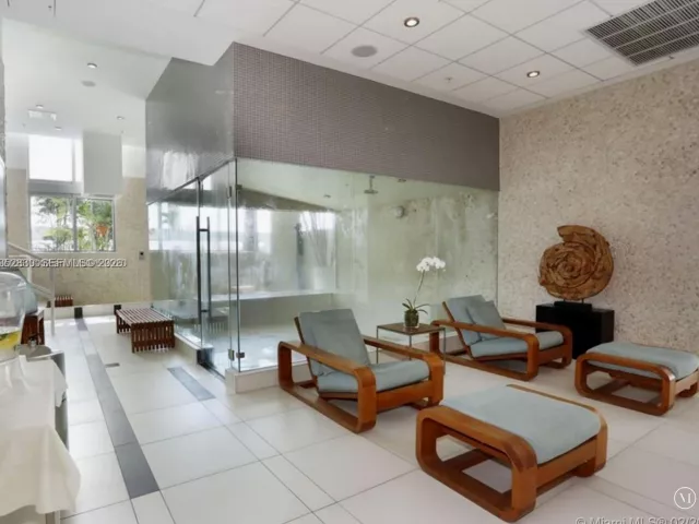 2-bedroom condo for rent in Miami - 92 SW 3rd St 3104 - MondialRealty