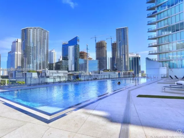 2-bedroom condo for rent in Miami - 92 SW 3rd St 3104 - MondialRealty