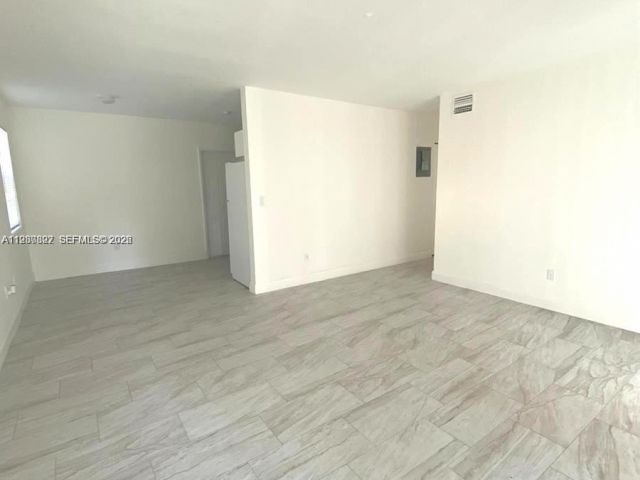 Home for rent at 1511 NE 42nd Street - photo 7478087