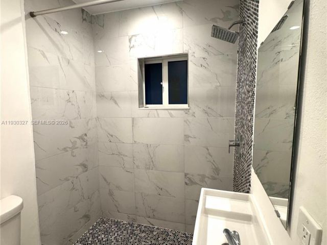 Home for rent at 1511 NE 42nd Street - photo 7478094