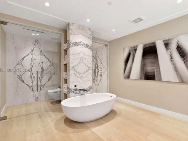 Apartment for sale  Unit #6822 - photo 7284280