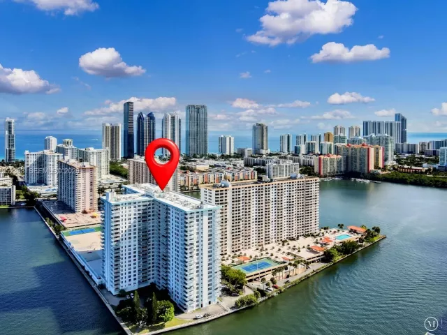 2-bedroom condo for sale in Sunny Isles Beach - 301 174th St 1018 - MondialRealty