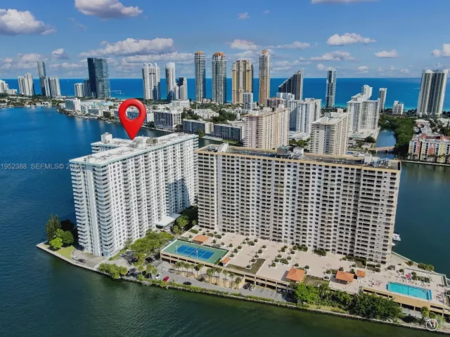 2-bedroom condo for sale in Sunny Isles Beach - 301 174th St 1018 - MondialRealty