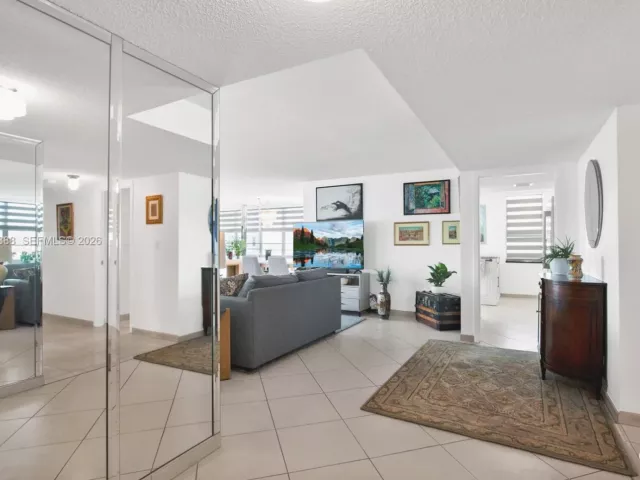 2-bedroom condo for sale in Sunny Isles Beach - 301 174th St 1018 - MondialRealty