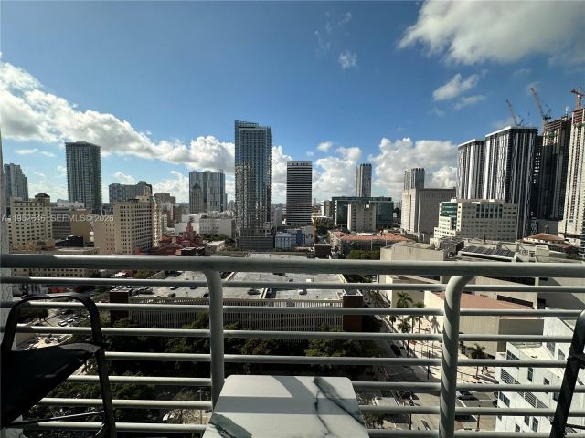 1-bedroom condo for rent in Miami - 234 NE 3rd St 1805 - MondialRealty