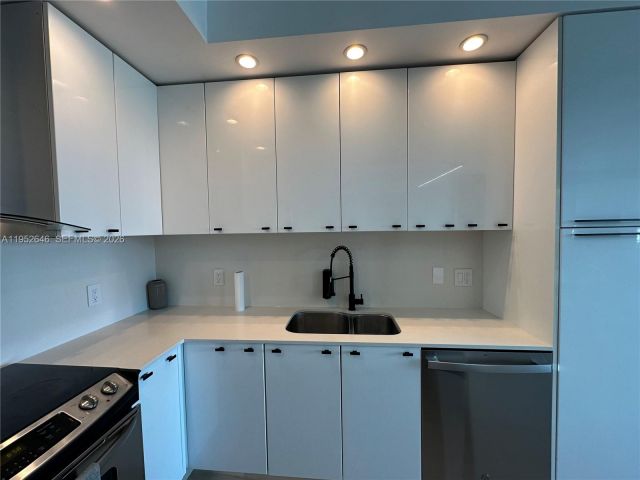 1-bedroom condo for rent in Miami - 234 NE 3rd St 1805 - MondialRealty