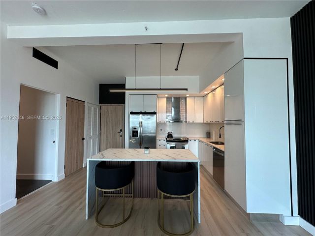1-bedroom condo for rent in Miami - 234 NE 3rd St 1805 - MondialRealty