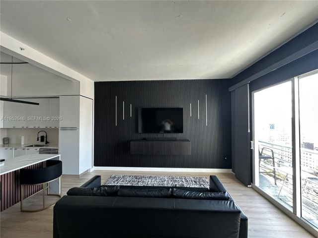 1-bedroom condo for rent in Miami - 234 NE 3rd St 1805 - MondialRealty