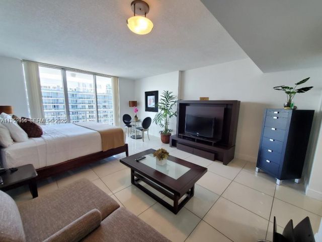 Apartment for rent  Unit #5407 - photo 7442198