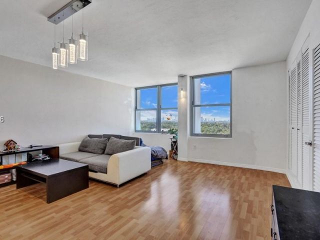 Apartment for rent  Unit #1502 - photo 7431186