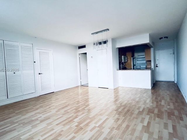 Apartment for rent  Unit #1502 - photo 7431194