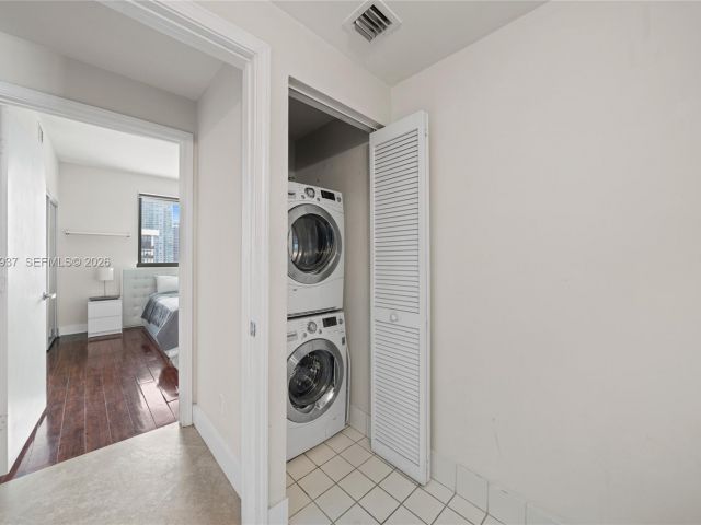 Apartment for sale  Unit #1704 - photo 7260860