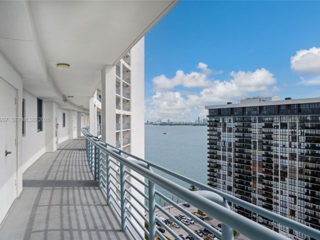 Apartment for sale  Unit #1704 - photo 7260862