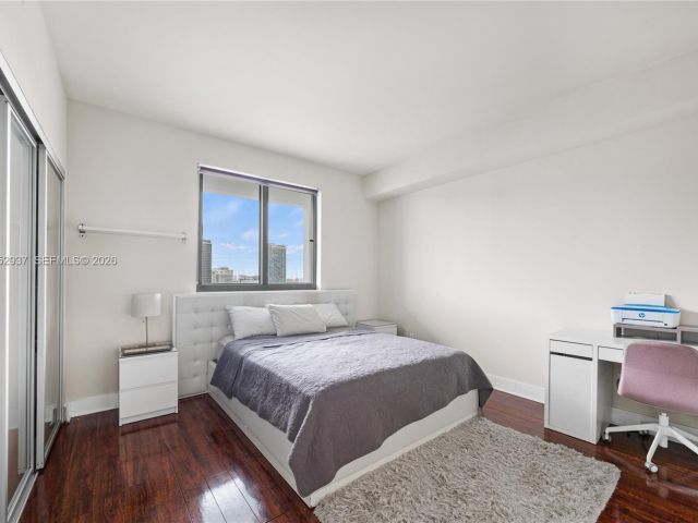 Apartment for sale  Unit #1704 - photo 7260863