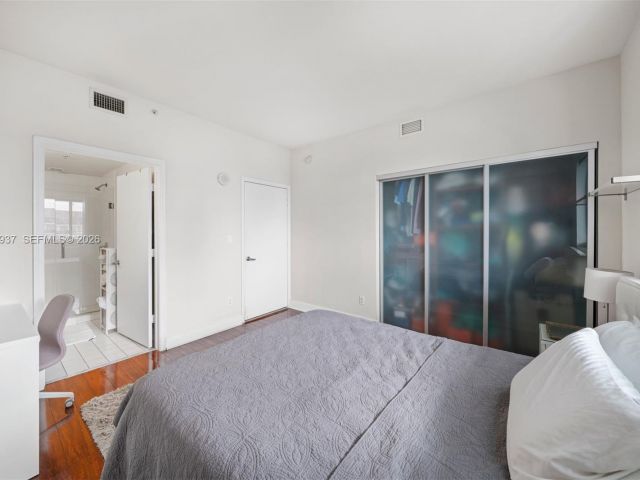 Apartment for sale  Unit #1704 - photo 7260864