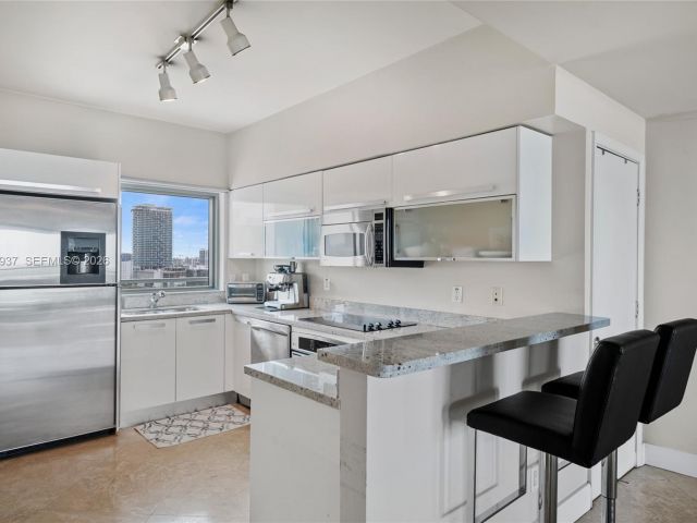 Apartment for sale  Unit #1704 - photo 7260868