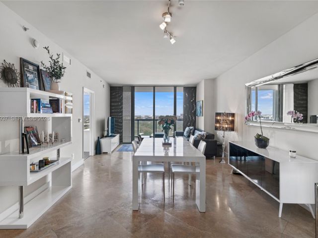 Apartment for sale  Unit #1704 - photo 7260875