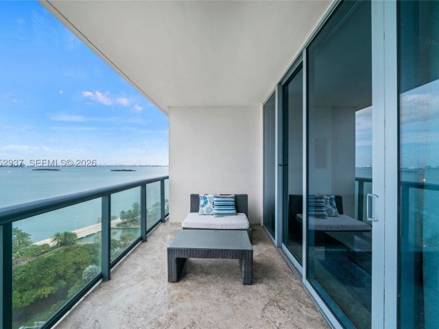 2-bedroom condo for sale in Miami - 601 NE 36th St 1704 - MondialRealty