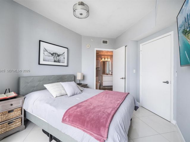 Apartment for sale  Unit #2505 - photo 7294515