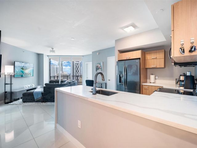 Apartment for sale  Unit #2505 - photo 7294528