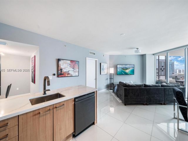 Apartment for sale  Unit #2505 - photo 7294529