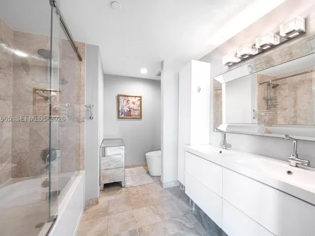 2-bedroom condo for sale in Miami - 350 S Miami Ave 2505 - MondialRealty