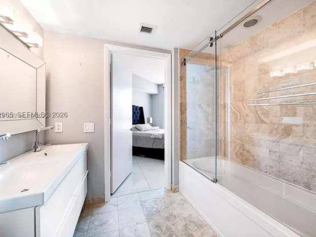 2-bedroom condo for sale in Miami - 350 S Miami Ave 2505 - MondialRealty