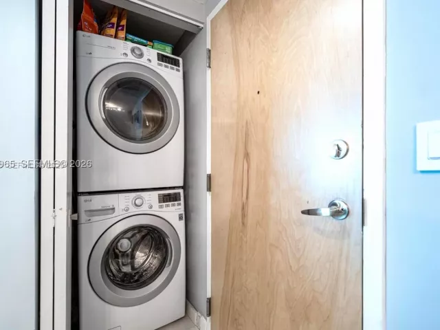 2-bedroom condo for sale in Miami - 350 S Miami Ave 2505 - MondialRealty