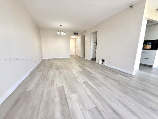 Apartment for rent  Unit #714 - photo 7427364