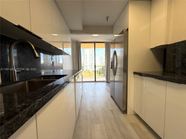 Apartment for rent  Unit #714 - photo 7427369