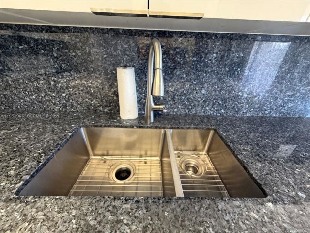 Apartment for rent  Unit #714 - photo 7427372