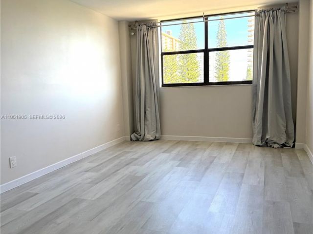 Apartment for rent  Unit #714 - photo 7427374