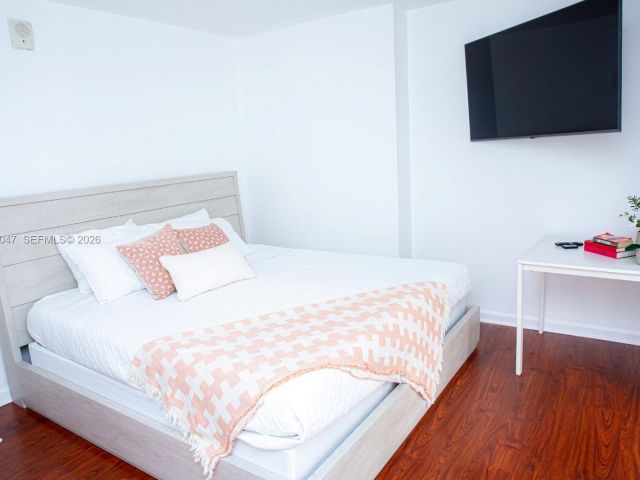 Apartment for sale  Unit #1901 - photo 7265910