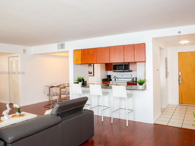 Apartment for sale  Unit #1901 - photo 7265916