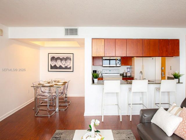 Apartment for sale  Unit #1901 - photo 7265918