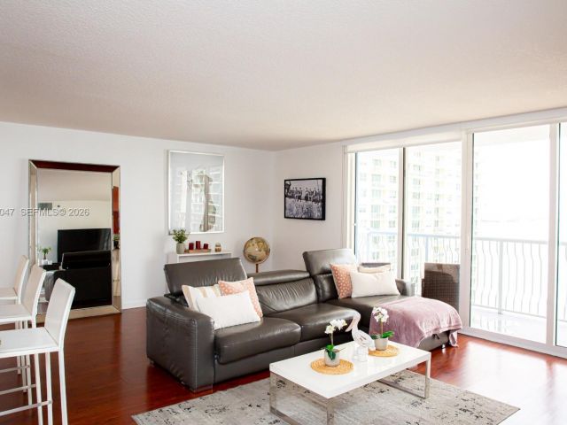 Apartment for sale  Unit #1901 - photo 7265922