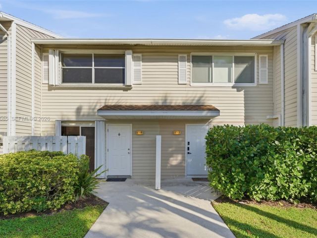 Home for sale at 2709 NE 15th St - photo 7251047