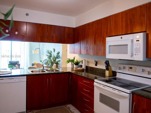 Apartment for sale  Unit #3215 - photo 7265884