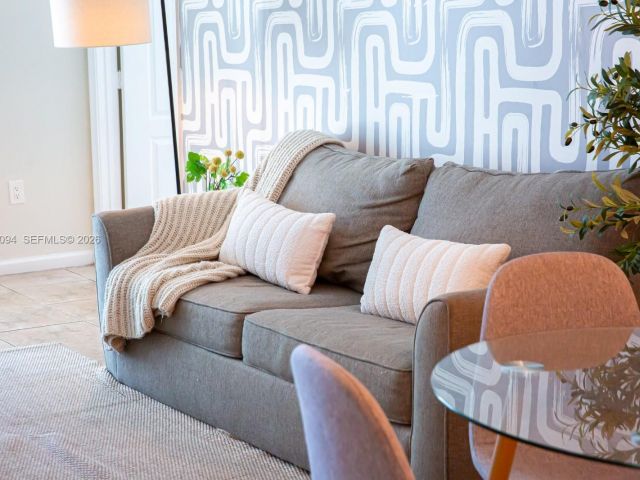 Apartment for sale  Unit #3215 - photo 7265896