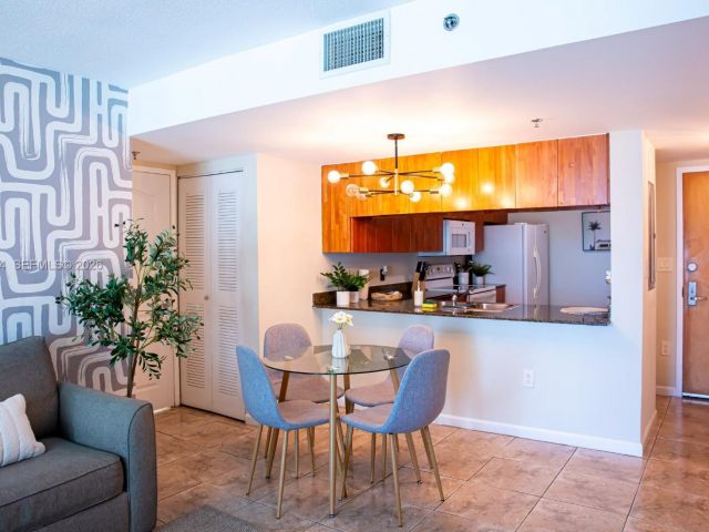 Apartment for sale  Unit #3215 - photo 7265898