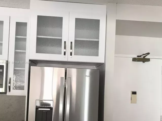 2-bedroom condo for rent in Aventura - 1950 S Ocean Dr 1 - MondialRealty