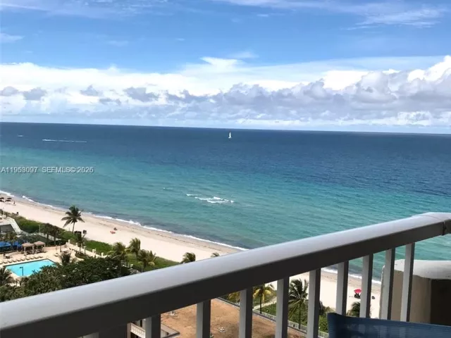 2-bedroom condo for rent in Aventura - 1950 S Ocean Dr 1 - MondialRealty