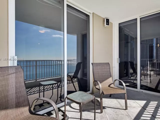 3-bedroom condo for rent in Miami - 701 Brickell Key Blvd 2103 - MondialRealty