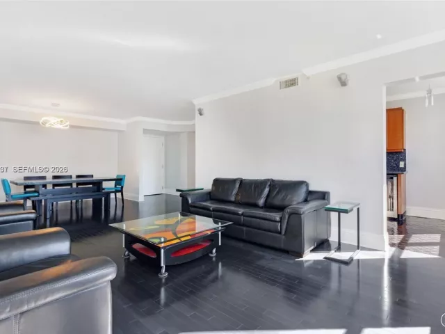 3-bedroom condo for rent in Miami - 701 Brickell Key Blvd 2103 - MondialRealty