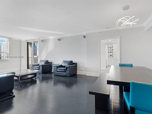 Apartment for rent  Unit #2103 - photo 7294337